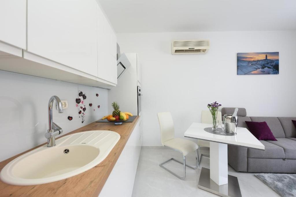 Lant Apartment